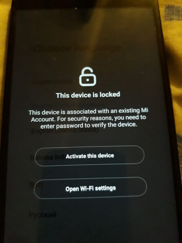 В статье рассмотрено, почему на телефоне появляется сообщение This device is associated with an existing Mi account и как его удалить